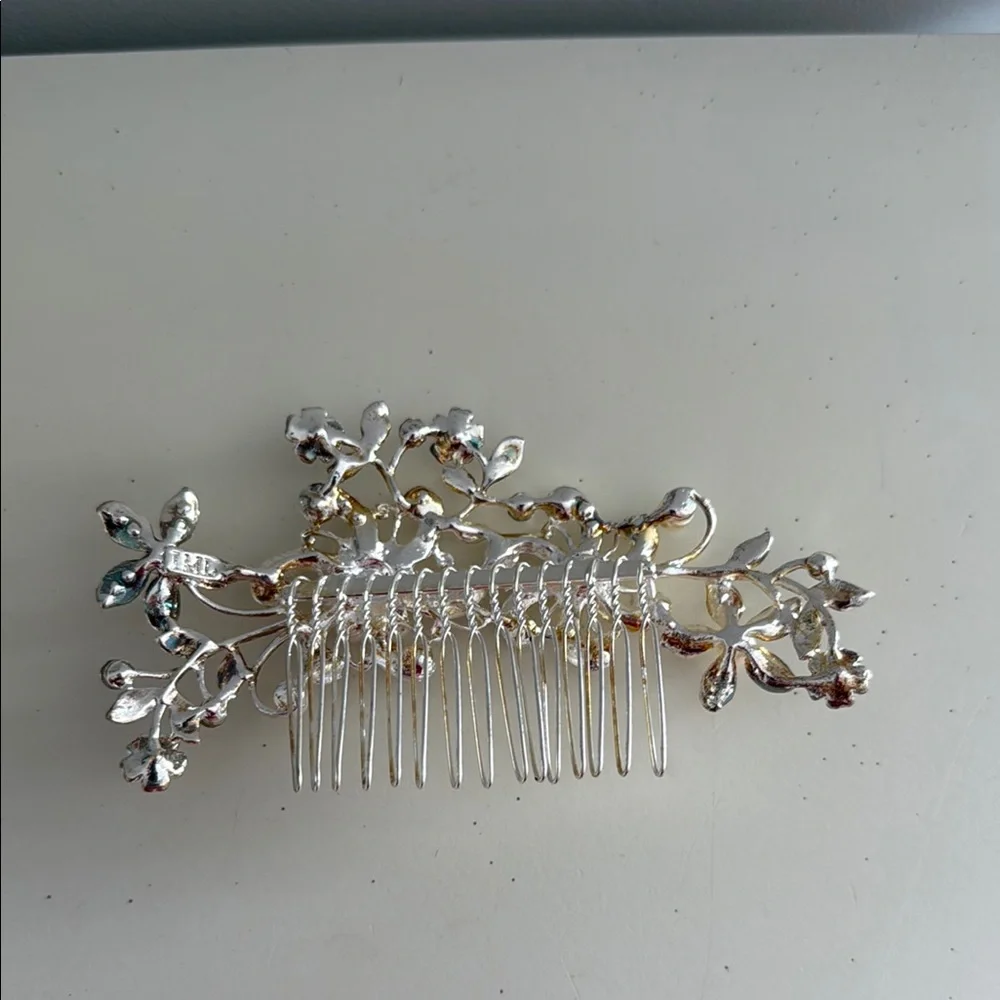 Elegant Silver and Pearl Hair Barrette Hair Clip & Comb - Picture 5 of 7